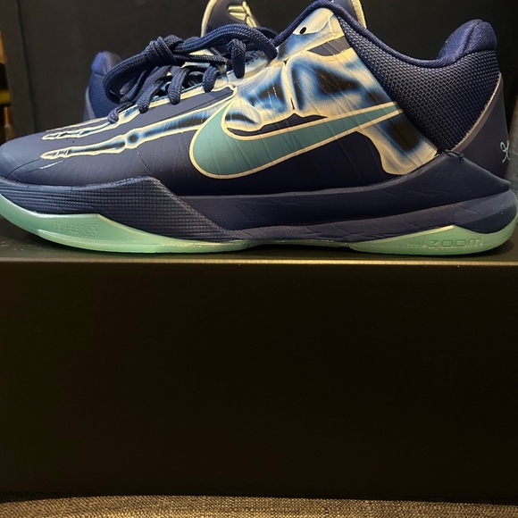Kobe V Protro Sneakers main image 8